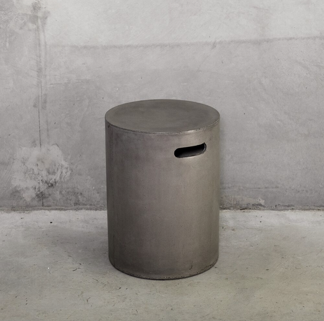 Concrete stool (round)