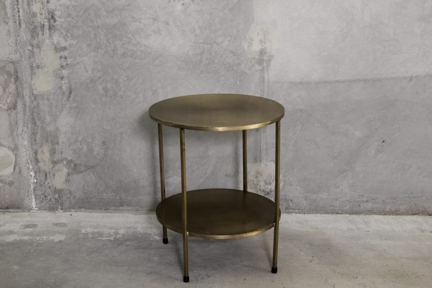Brass side table (round)